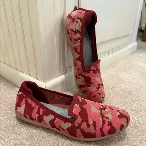 Women’s Cloud☁️Steppers by Clark’s Pink Camouflage Flats